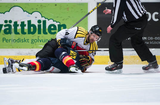 Brynäs Greg Scott och Djurgårdens Patrick Thoresen