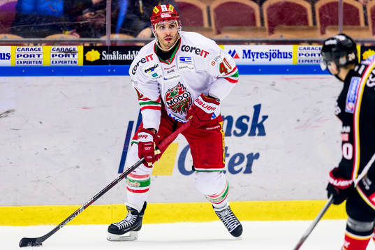 Modos Maxim Lapierre med pucken