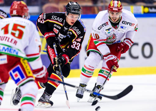Luleås Christopher Mastomäki med pucken