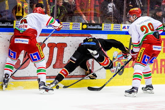 Modos Noah Welch välter omkull Luleås Johan Harju