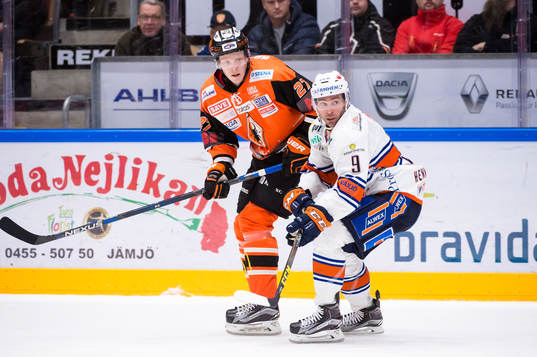 Växjös Josh Hennessy och Karlskronas Henrik Nilsson