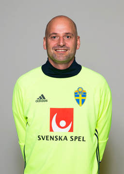 Förbundskapten Magnus Wikman i P16/99-landslaget