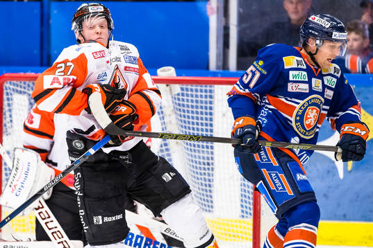 Karlskronas Henrik Nilsson täcker skott