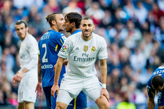 Real Madrids Karim Benzema deppar