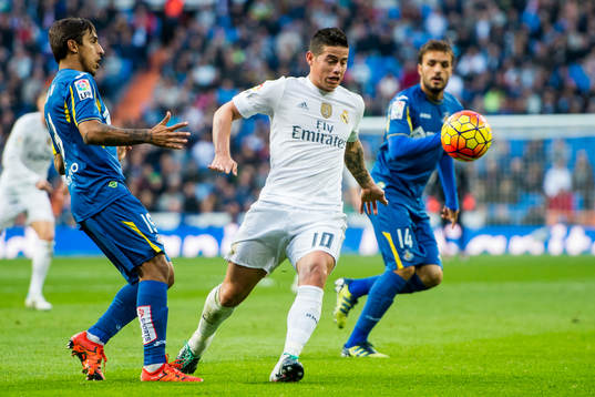 Getafes Damián Suárez och Pedro León bevakar Real