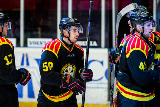 Brynäs Sebastian Enterfeldt jublar