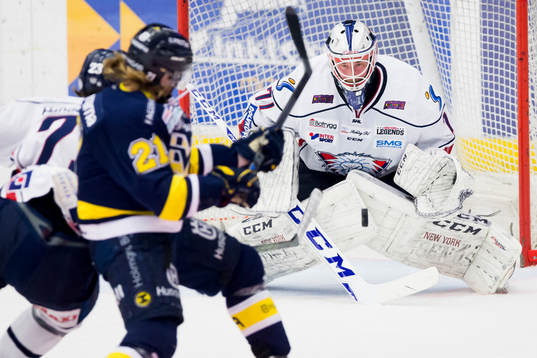 s Mattias Tedenby avslutar mot Linköpings målvakt David