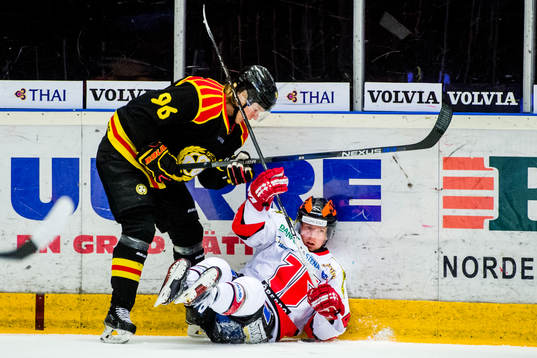 Brynäs Oskar Lindblom och Örebros Anders Eriksson