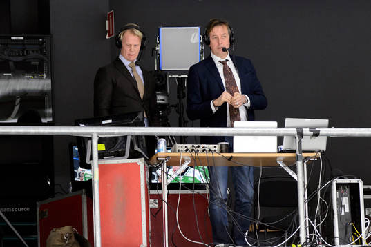 Cmores kommentatorer Niklas Wikegård och Åke Unger