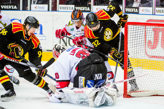 Situation där Brynäs Nick Johnson gör 2-1 bakom Örebros