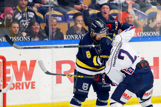 s Jere Karalahti och Linköpings Vilmos Gallo