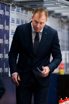 s tränare Johan Lindbom