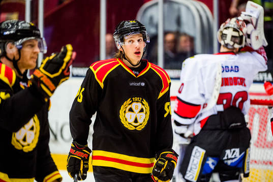 Brynäs Nick Johnson och Oskar Lindblom deppar