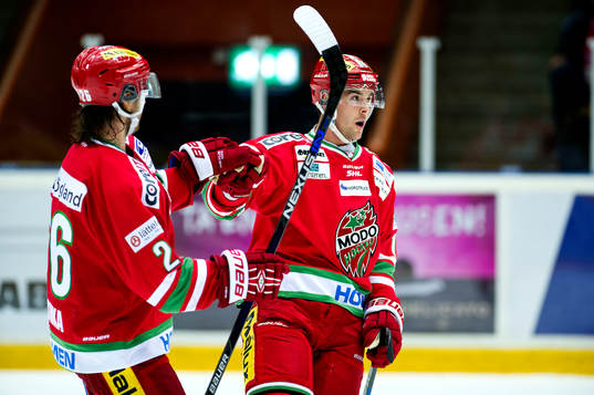 Modos Shaun Heshka och Bobby Butler jublar
