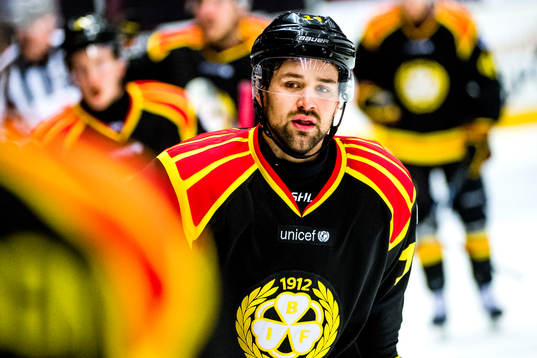Brynäs Johan Alcén jublar