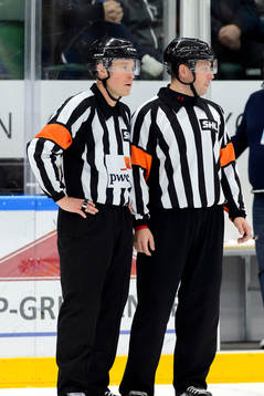 Kvällen huvuddomare Tobias Björk och Gordon Schukies