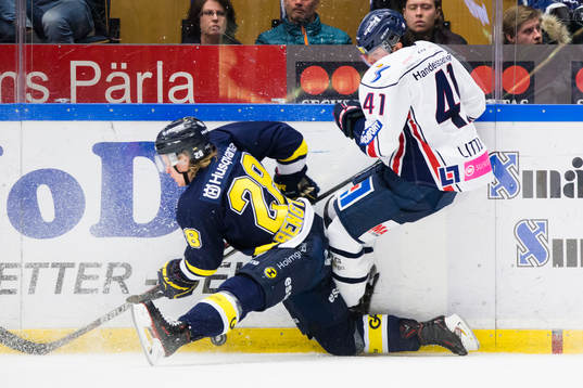 s Anton Bengtsson mot Linköpings Broc Little