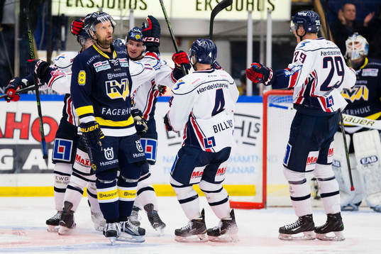 s Jere Karalahti deppar när Linköpings jublar