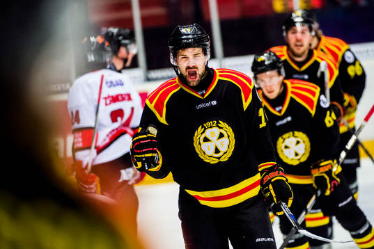 Brynäs Johan Alcén jublar