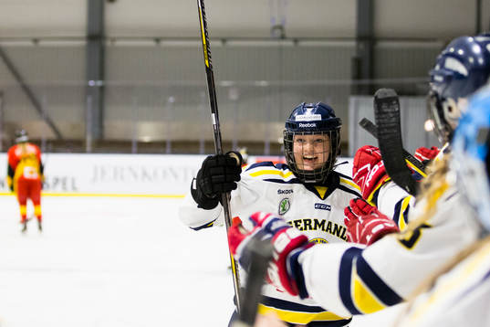 Ångermanlands Madelene Strömgren jublar