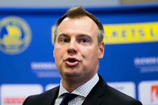 Juniorkronornas förbundskapten Rikard Grönborg