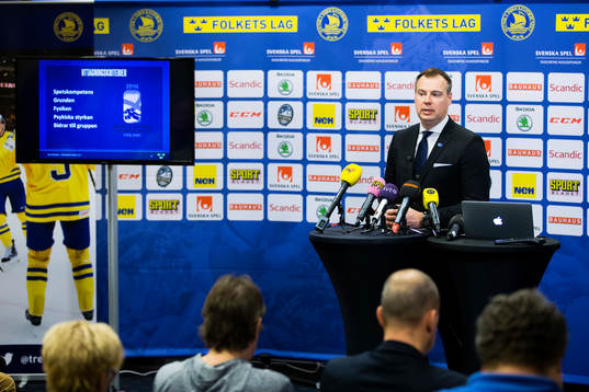 Juniorkronornas förbundskapten Rikard Grönborg