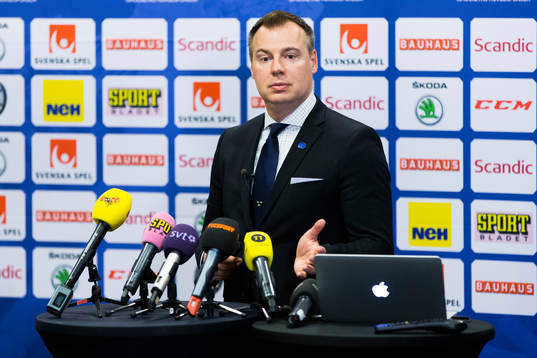 Juniorkronornas förbundskapten Rikard Grönborg