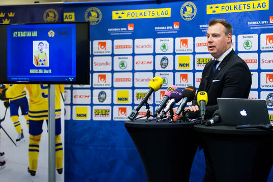 Juniorkronornas förbundskapten Rikard Grönborg