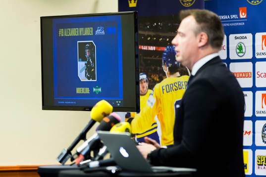 Juniorkronornas förbundskapten Rikard Grönborg