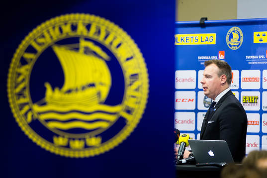 Juniorkronornas förbundskapten Rikard Grönborg