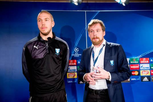 Malmö FFs Anton Tinnerholm och kommunikationschef Peter