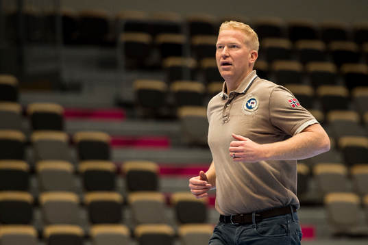 Aftonbladets reporter Johan Flinck är med och spelare
