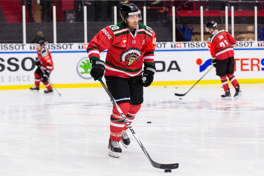 Frölundas Joel Lundqvist innan ishockeymatchen i CHL
