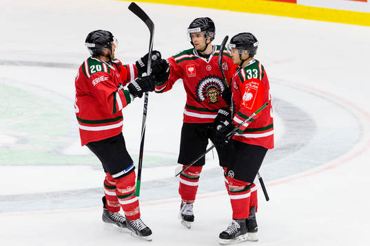 Frölundas Spencer Abbott jublar ihop med Joel Lundqvist