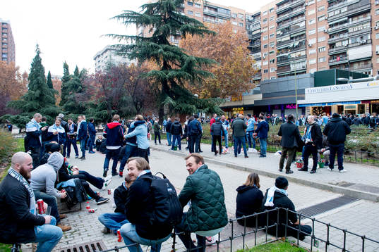 Avenida de Brasil där tillresta supportrar samlas
