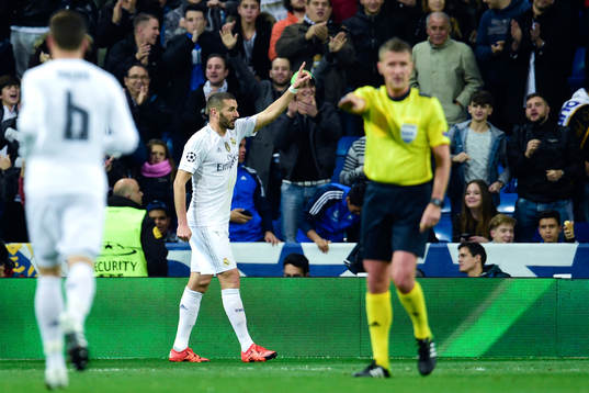 Real Madrids Karim Benzema jublar