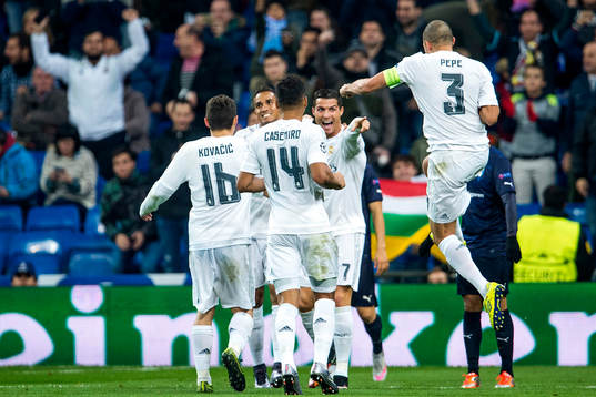 Real Madrids Cristiano Ronaldo jublar med Pepe