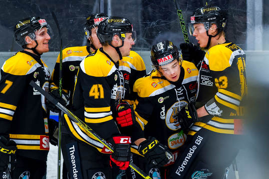 Panterns Patrik Blomberg jublar