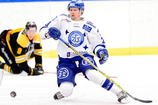 Leksands Viktor Amnér täcker skott