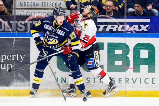 s Emil Johansson och Örebros Greg Squires