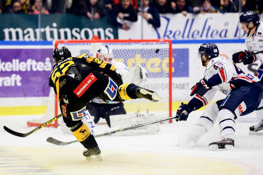Skellefteås Arvid Lundberg gör 1-0