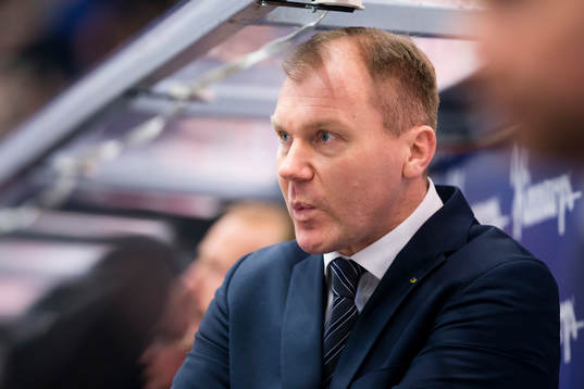 s tränare Johan Lindbom