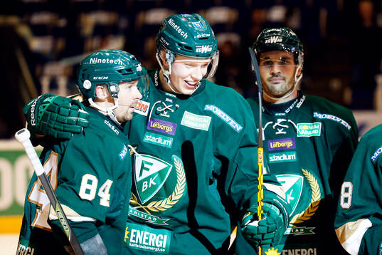 Färjestads Victor Ejdsell jublar