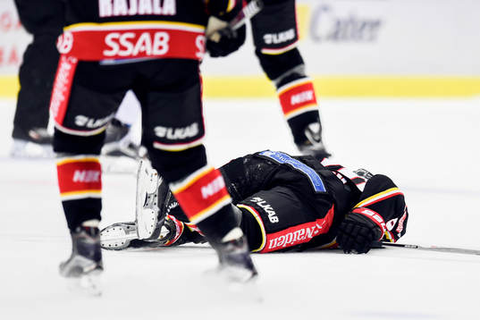 Luleås Victor Ekarv blir liggande