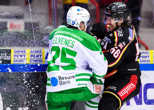 Luleås Jonathan Sigalet tacklar Rögles Ludvig Elvenes