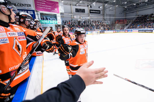 Karlskronas Filip Cruseman jublar