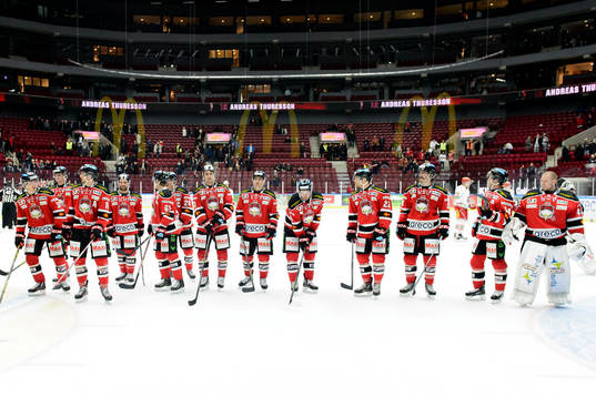 Malmö Redhawks spelare jublar