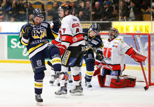 s Mattias Tedenby jublar