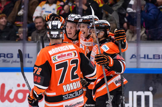 Karlskronas Alexander Bergström  jublar