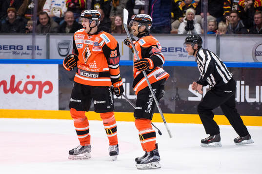 Karlskronas Alexander Bergström  jublar